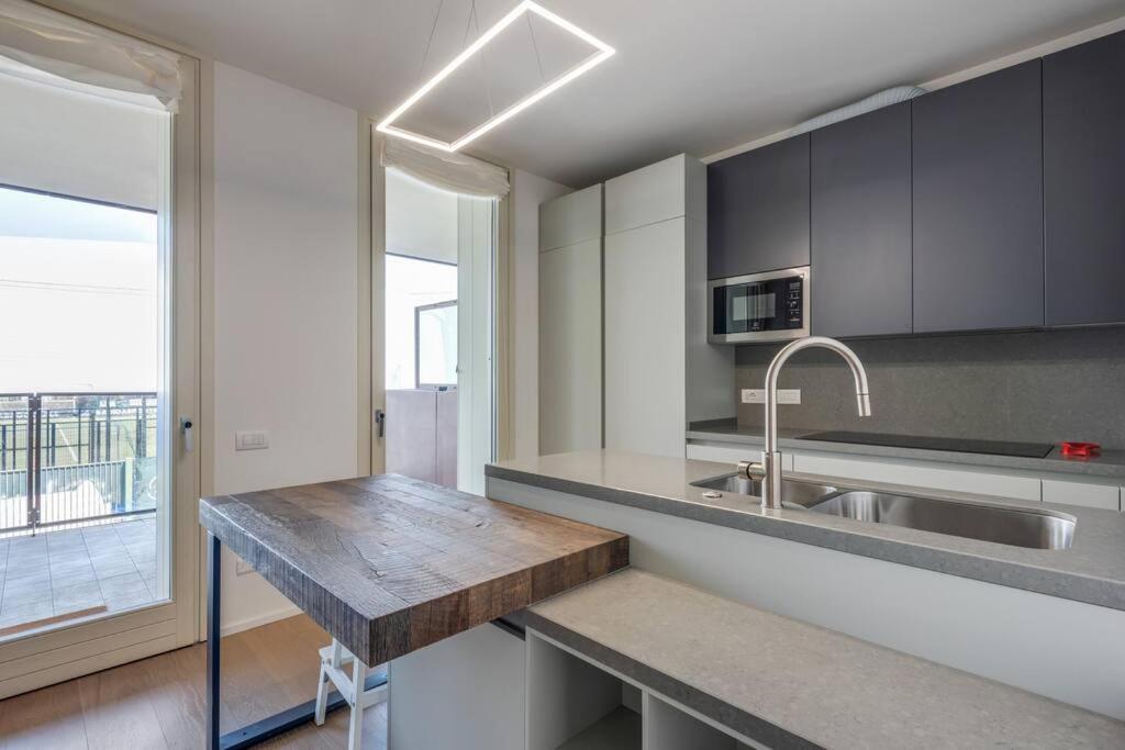 Easylife - Modern And Spacious Apt In Fiera City Life Milano Exterior foto