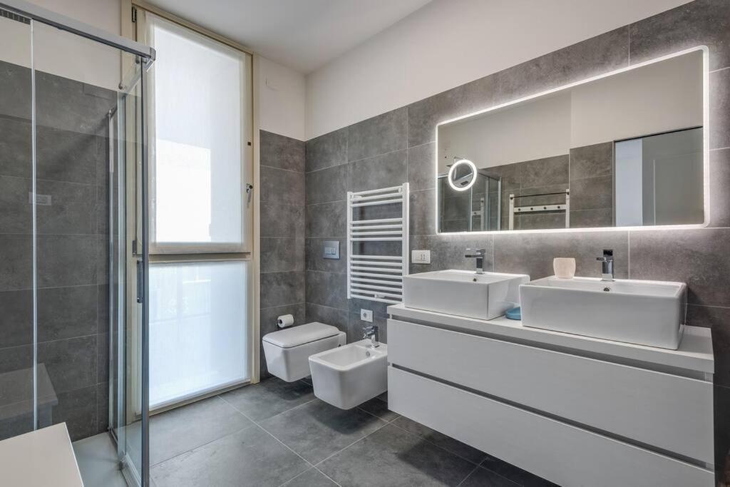 Easylife - Modern And Spacious Apt In Fiera City Life Milano Exterior foto